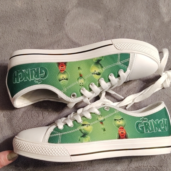 grinch shoes vans